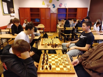 20251215_110248809_1