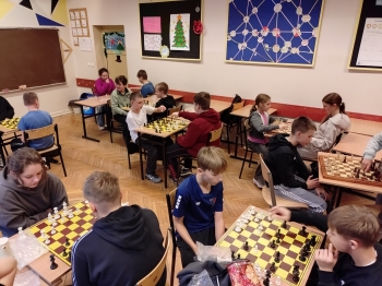 20251215_120347718_1