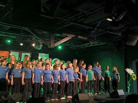 Spektakl poetycko-muzyczny „Dziedziniec poetycki, czyli odpowiedzi Jana na trudne pytania”.