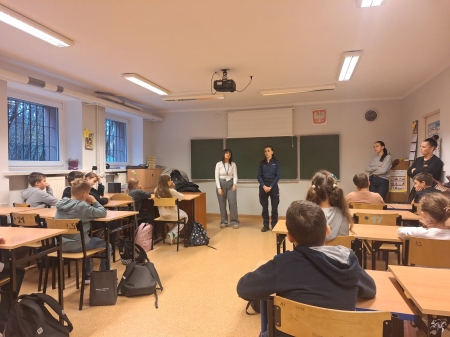 Spotkanie profilaktyczne z uczniami klas 4a i 6b