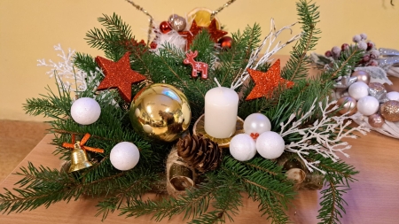 Świąteczne stroiki z serca- inicjatywa klasy 4a