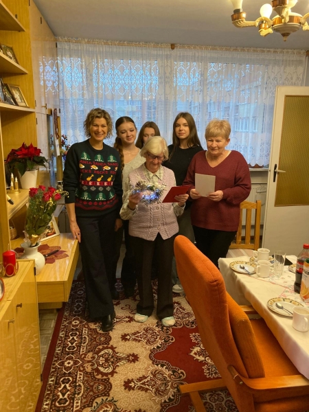 Coroczne świąteczne odwiedziny u żon kombatantów