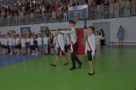 Słoneczne pożegnanie roku szkolnego w klasach 0-3! „Lato, lato, czeka!”